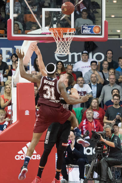 这位年轻小 这位年轻小